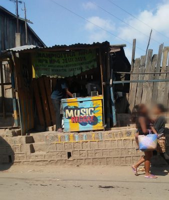 Article : A Madagascar, l’industrie de la musique tourne à l’autopiratage